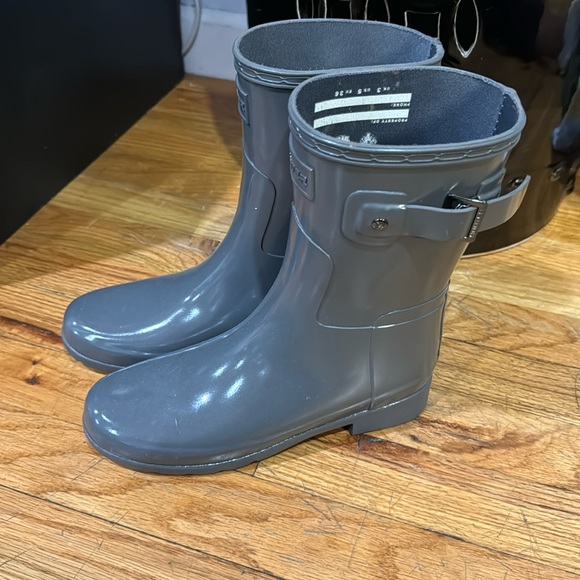 Grey Short Hunter Rain Boots - Picture 1 of 6